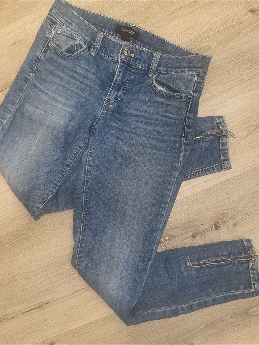 White House Black Market Women's Skinny Jeans - Blue Wash | Size 4R